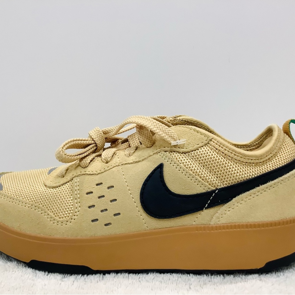 Nike C1TY "Brownstone" Sixe 3.5Y